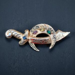 🗡️ Rare Vintage Signed Coro Mason Scimitar Sword Brooch